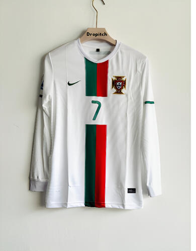 Portugal away 2010-12 - Ronaldo